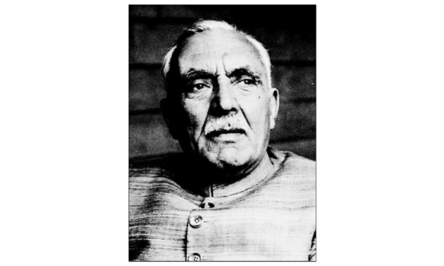 ڈاکٹر خان صاحب کون تھے؟