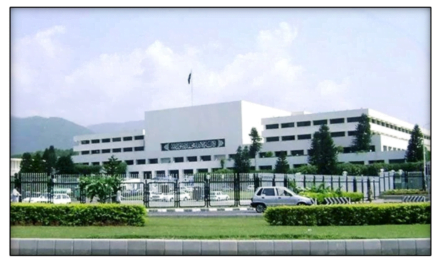 دو سے زائد نشستوں پر الیکشن لڑنے کے خلاف بل قومی اسمبلی میں پیش