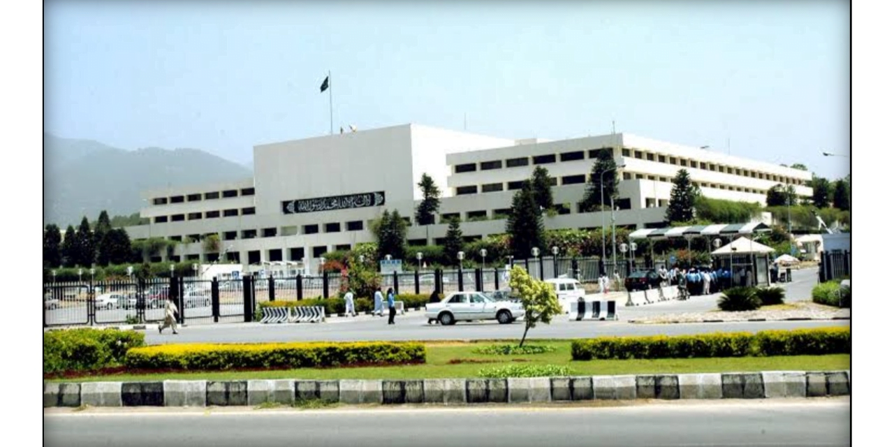 گورنر راج کے دوران میں وفاقی حکومت کے صوبوں میں کیا اختیارات ہوتے ہیں…؟