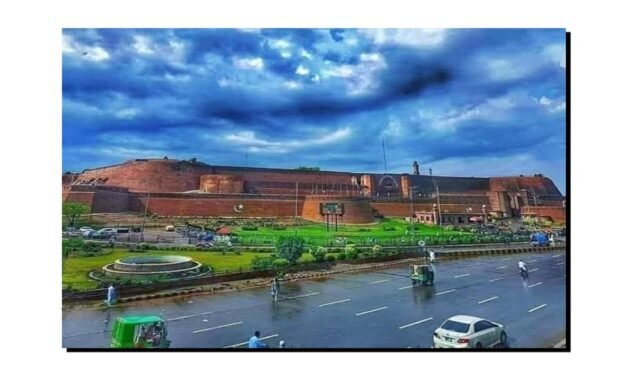 قلعہ بالا حصار تاریخ کے دریچے میں