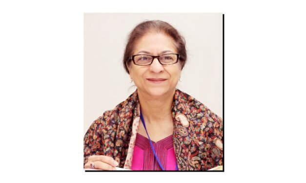 آئیے، عاصمہ جہانگیر کی زندگی کو تصویروں میں دیکھتے ہیں