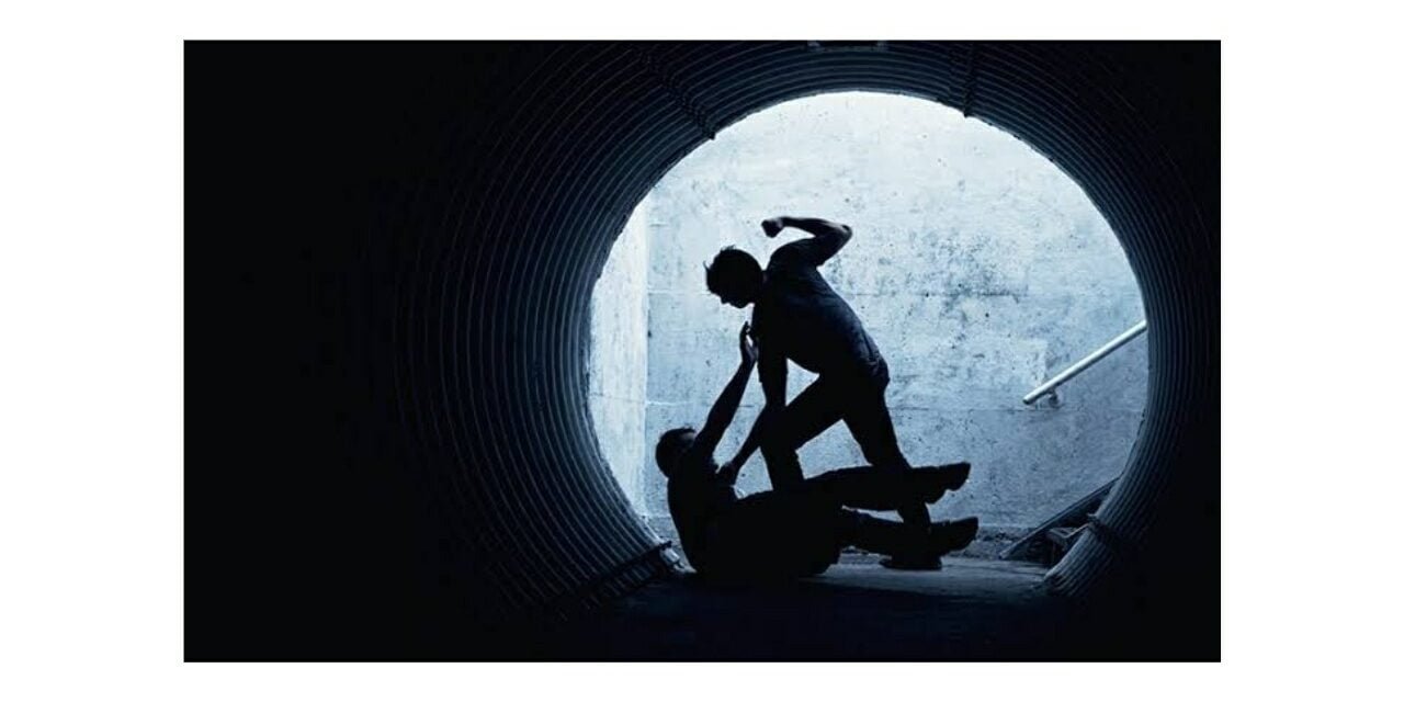 ہم پاکستانی اس قدر جذباتی اور غیر سیاسی کیوں ہیں؟